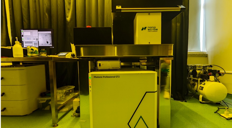Two-photon polymerization 3D printer(双光子3D打印机)